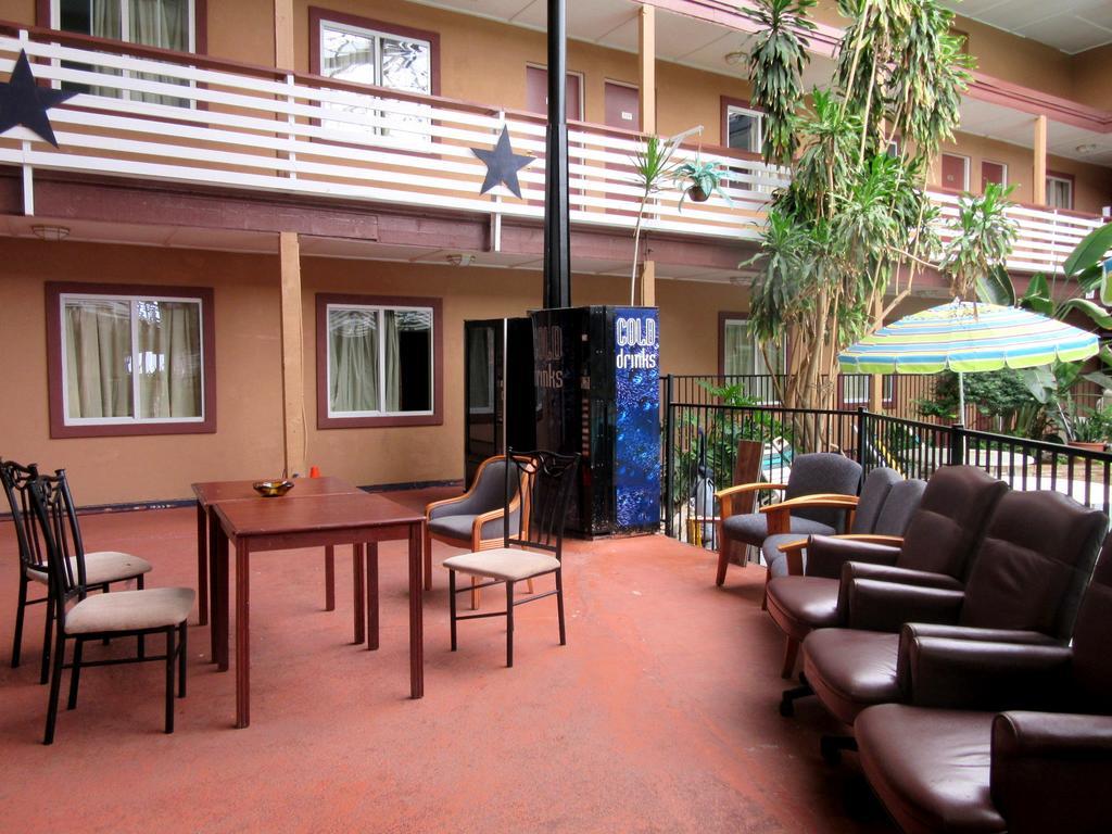 ארלינגטון Budget Host Inn מראה חיצוני תמונה